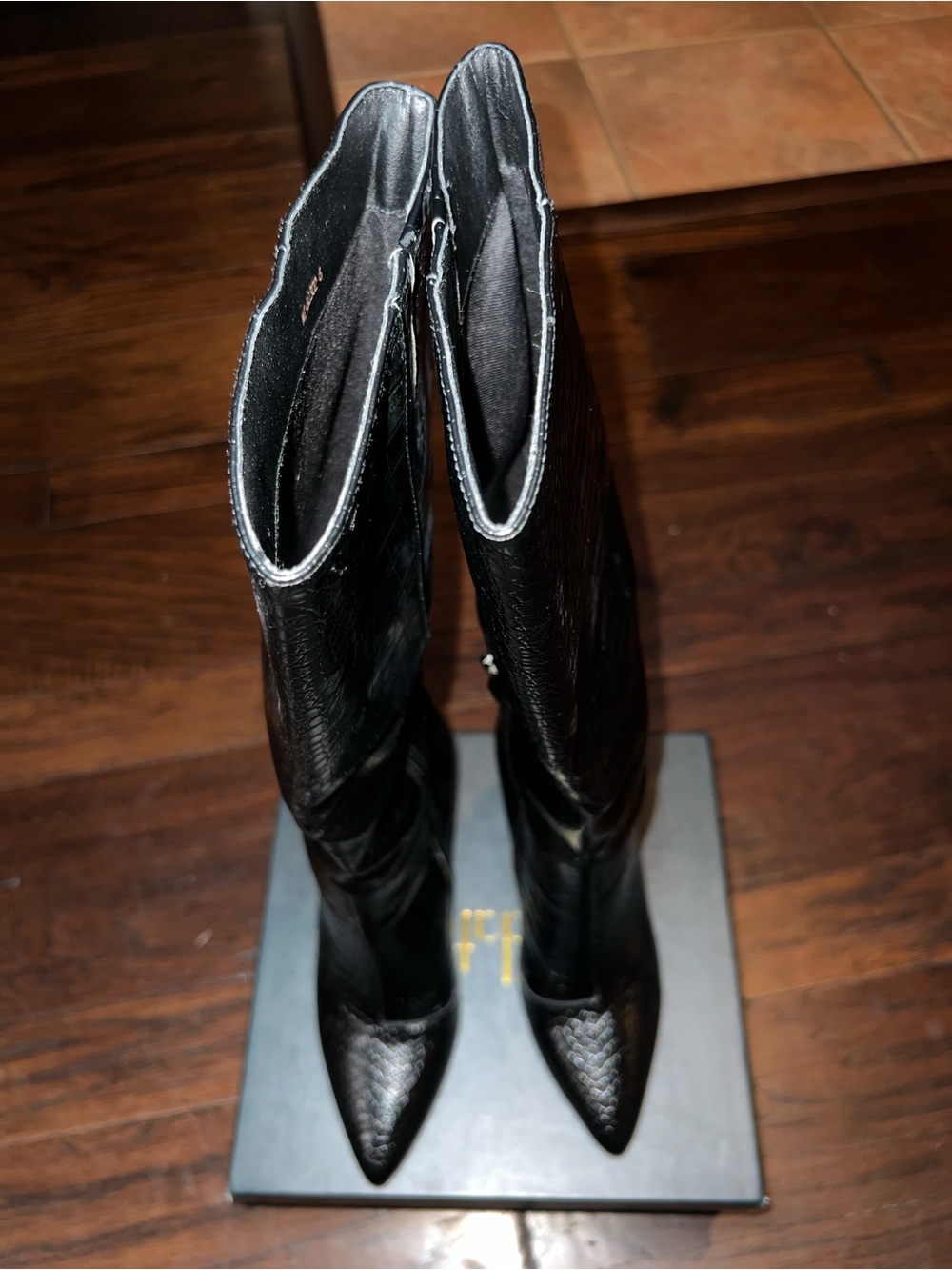 Croc style pointy boots - Picture 6 of 8